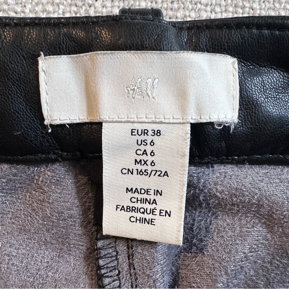 H&M Black Vegan Leather Trousers Coated Pants Faux Straight Leg Women's 6 - Picture 9 of 13